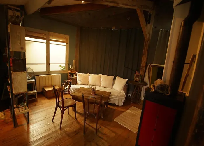 Le Refuge Ceretan, Grand Et Bel Appartement Mansarde En Plein Centre