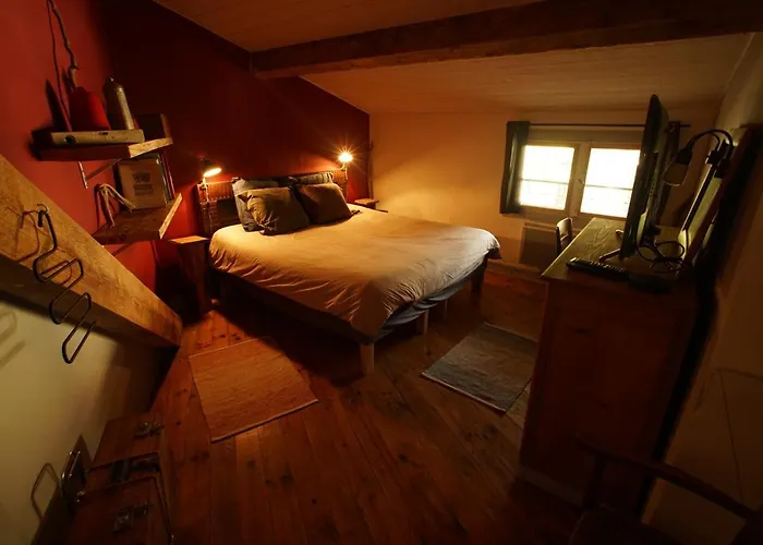 Le Refuge Ceretan, Grand Et Bel Appartement Mansarde En Plein Centre