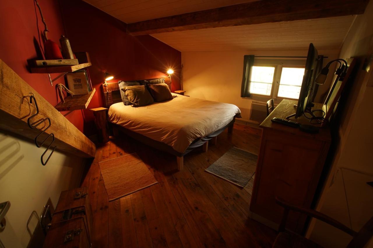 Apartment Le Refuge Ceretan, Grand Et Bel Mansarde En Plein Centre